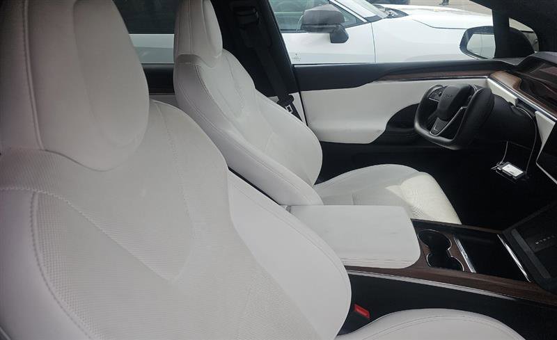 Used 2022 Tesla Model X image 6