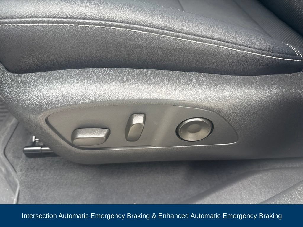 Used 2026 Chevrolet Traverse LT w/ LPO, Floor Liner Package FWD image 14