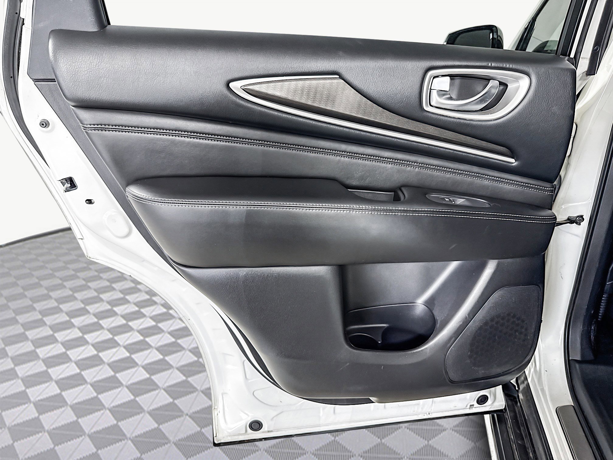 Used 2018 INFINITI QX60 AWD w/ Premium Plus Package image 24