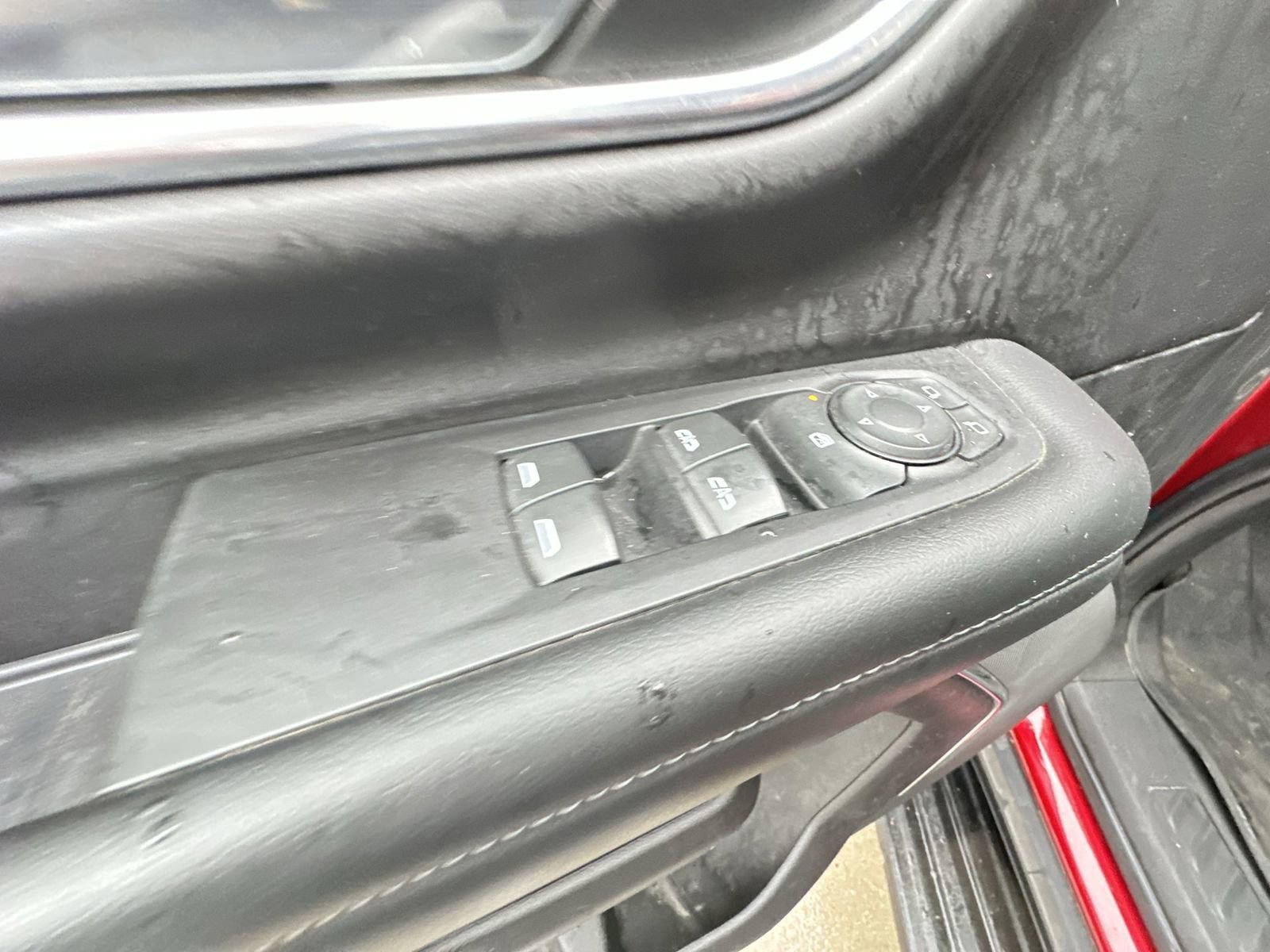 Used 2023 GMC Yukon XL SLE AWD/4WD image 23