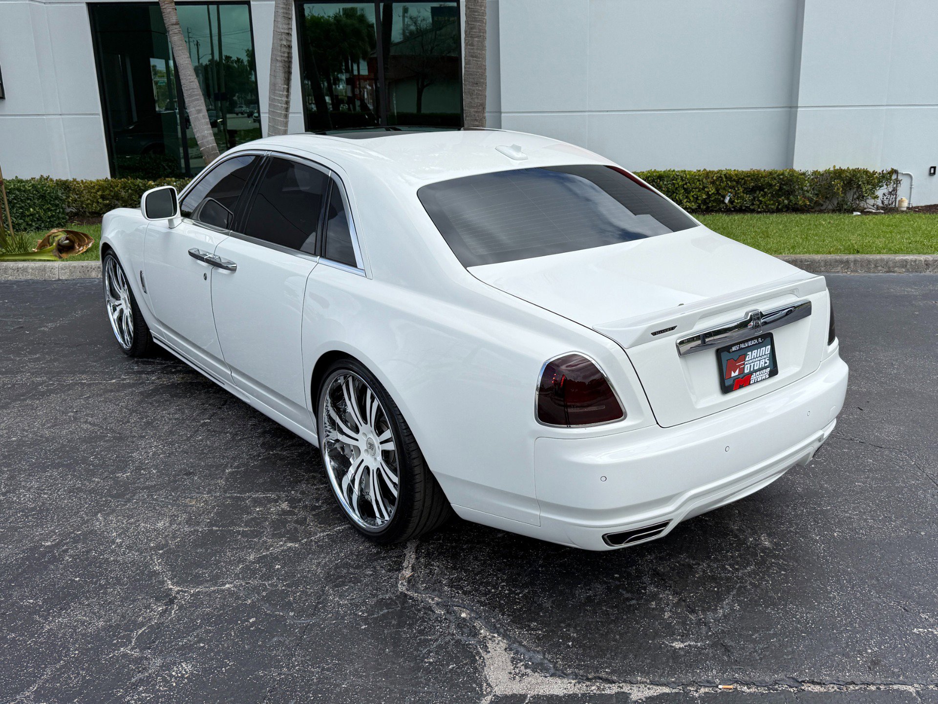 Used 2011 Rolls-Royce Ghost image 13