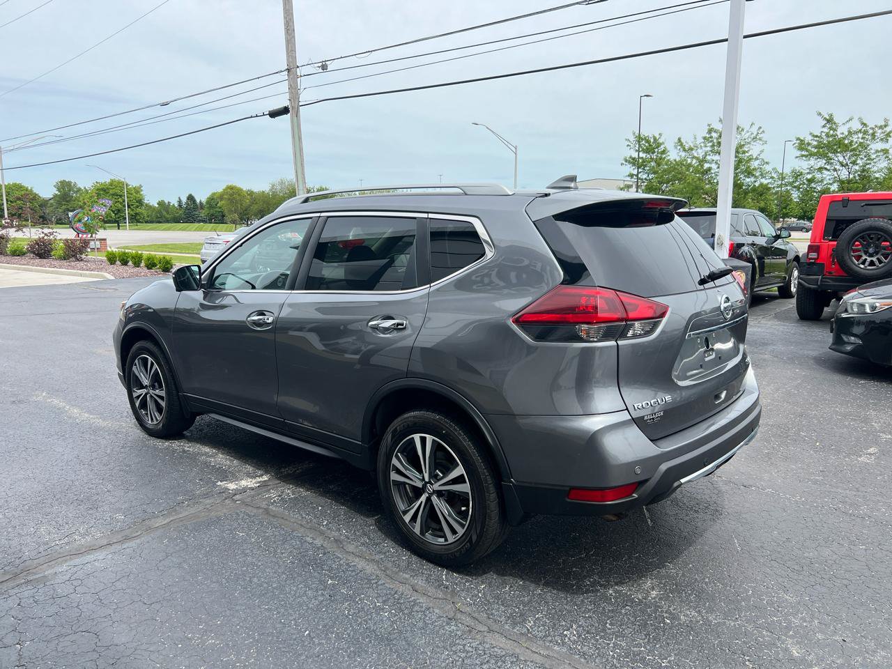 Used 2019 Nissan Rogue SL AWD/4WD image 3