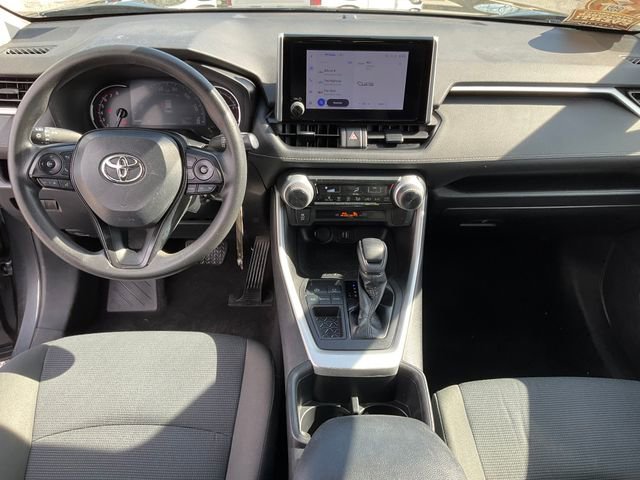 Used 2023 Toyota RAV4 LE image 4