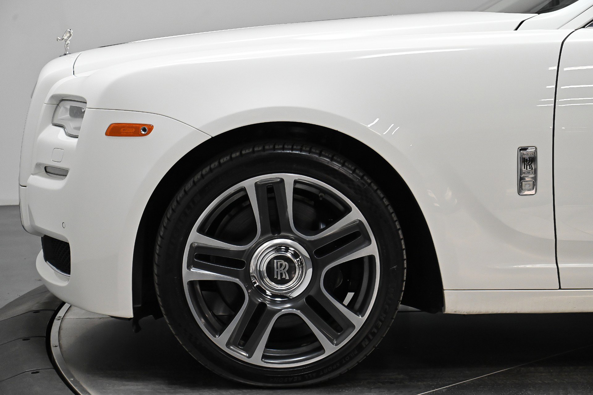 Used 2017 Rolls-Royce Ghost image 56