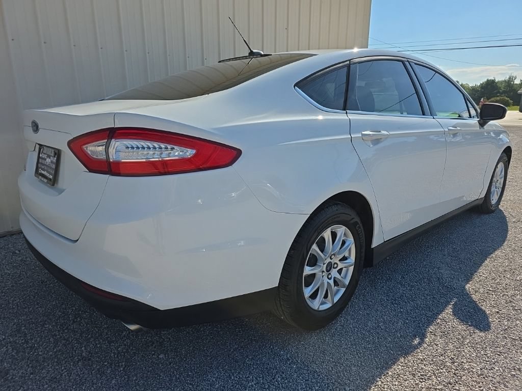 Used 2016 Ford Fusion S FWD image 5