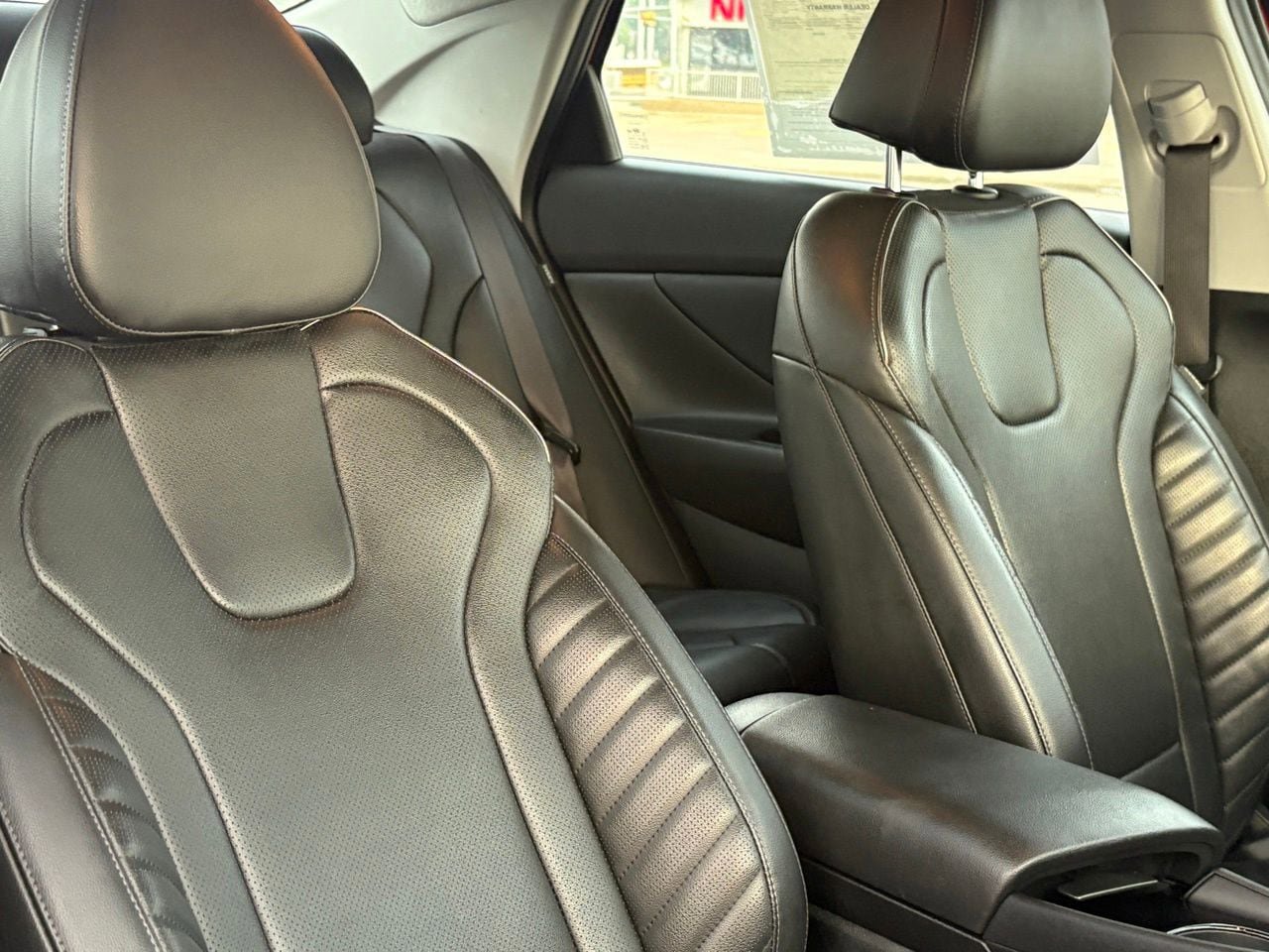 Used 2025 Hyundai Elantra Limited FWD image 39