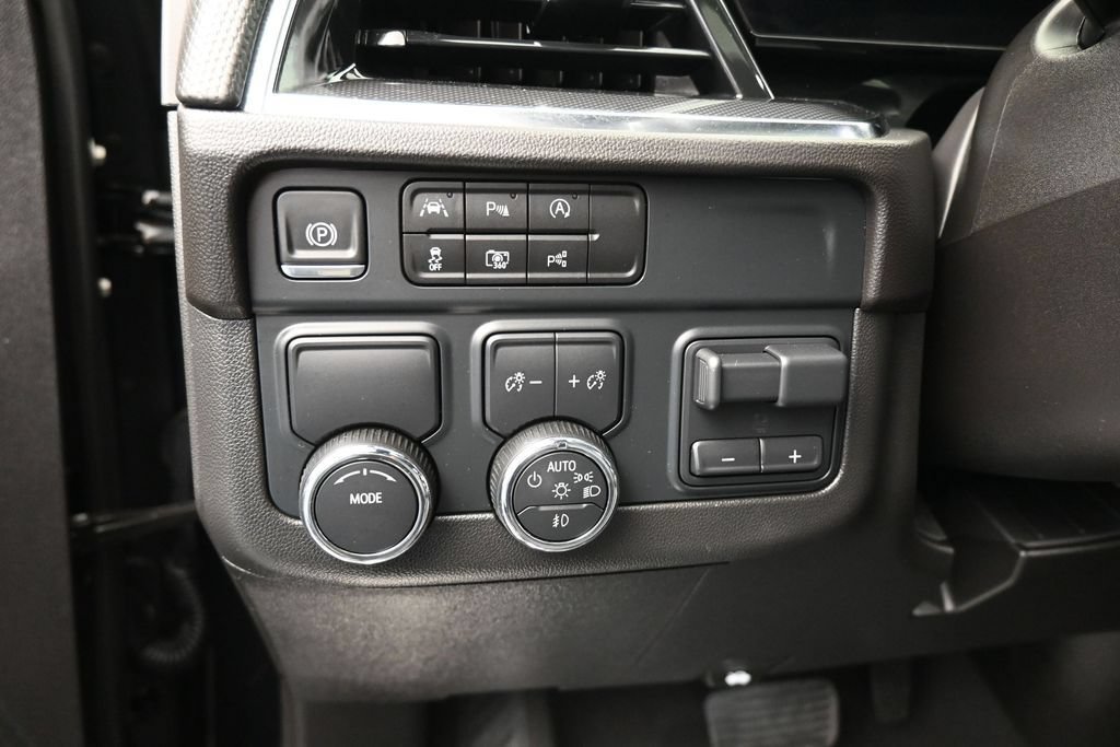 Used 2025 Chevrolet Tahoe RST w/ Comfort Package RWD image 13