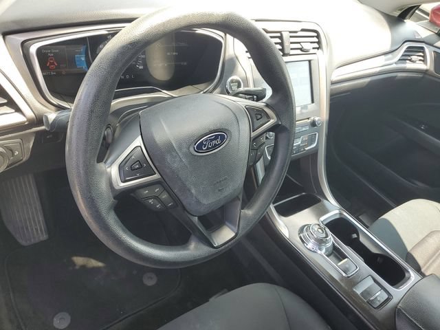 Used 2017 Ford Fusion SE w/ Fusion SE Technology Package FWD image 12