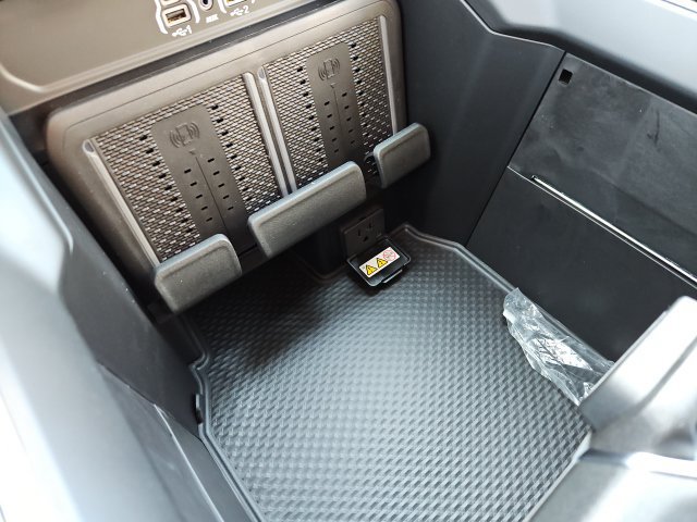 New 2026 RAM 2500 Laramie AWD/4WD image 47