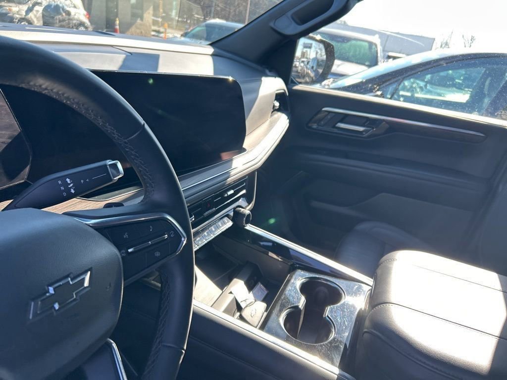 Used 2025 Chevrolet Tahoe Z71 image 10