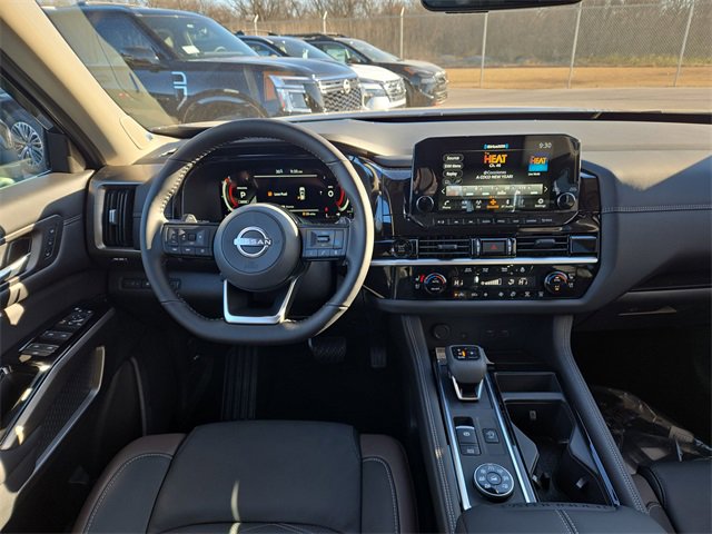 New 2025 Nissan Pathfinder Platinum w/ Cargo Package image 12