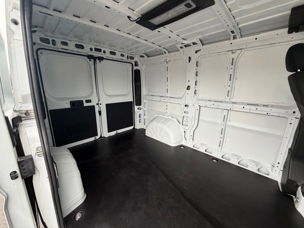 Used 2025 RAM ProMaster 1500 w/ Convenience Group image 28