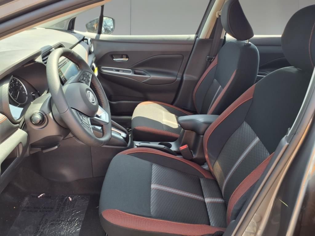 New 2025 Nissan Versa SR w/ Trunk Package image 12