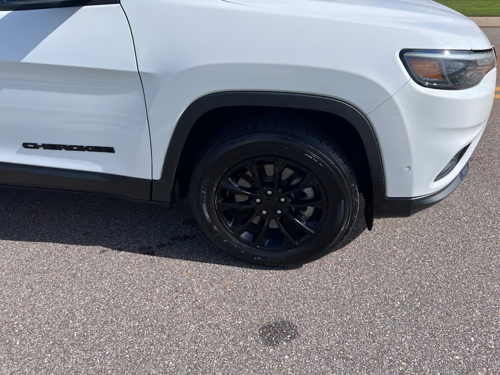 Certified 2023 Jeep Cherokee Altitude Lux AWD/4WD image 11