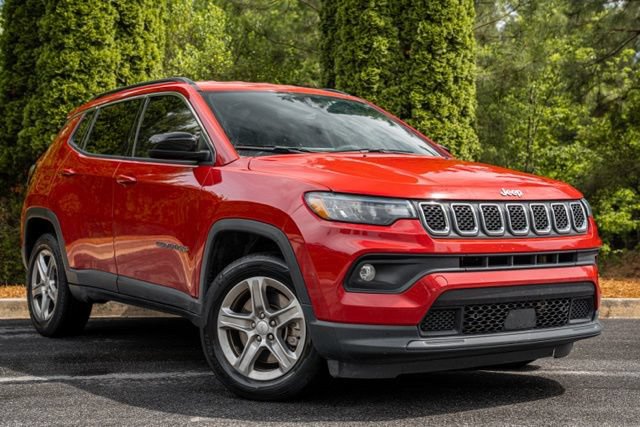 Used 2023 Jeep Compass Latitude AWD/4WD image 5