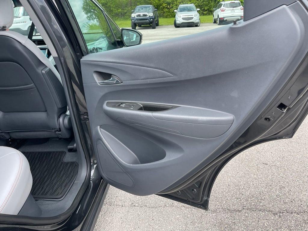 Used 2019 Chevrolet Bolt Premier w/ Infotainment Package FWD image 17