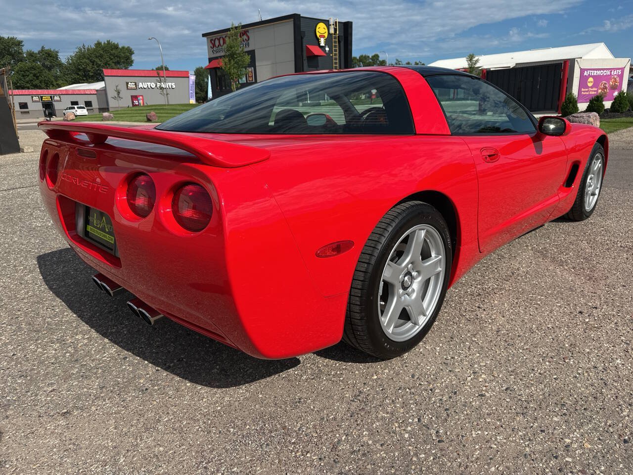 Used 1997 Chevrolet Corvette Coupe w/ Performance Handling Pkg RWD image 5