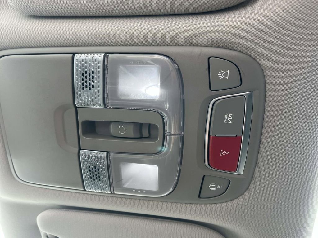 Used 2023 Kia Telluride EX w/ EX Captain's Chair Package image 28