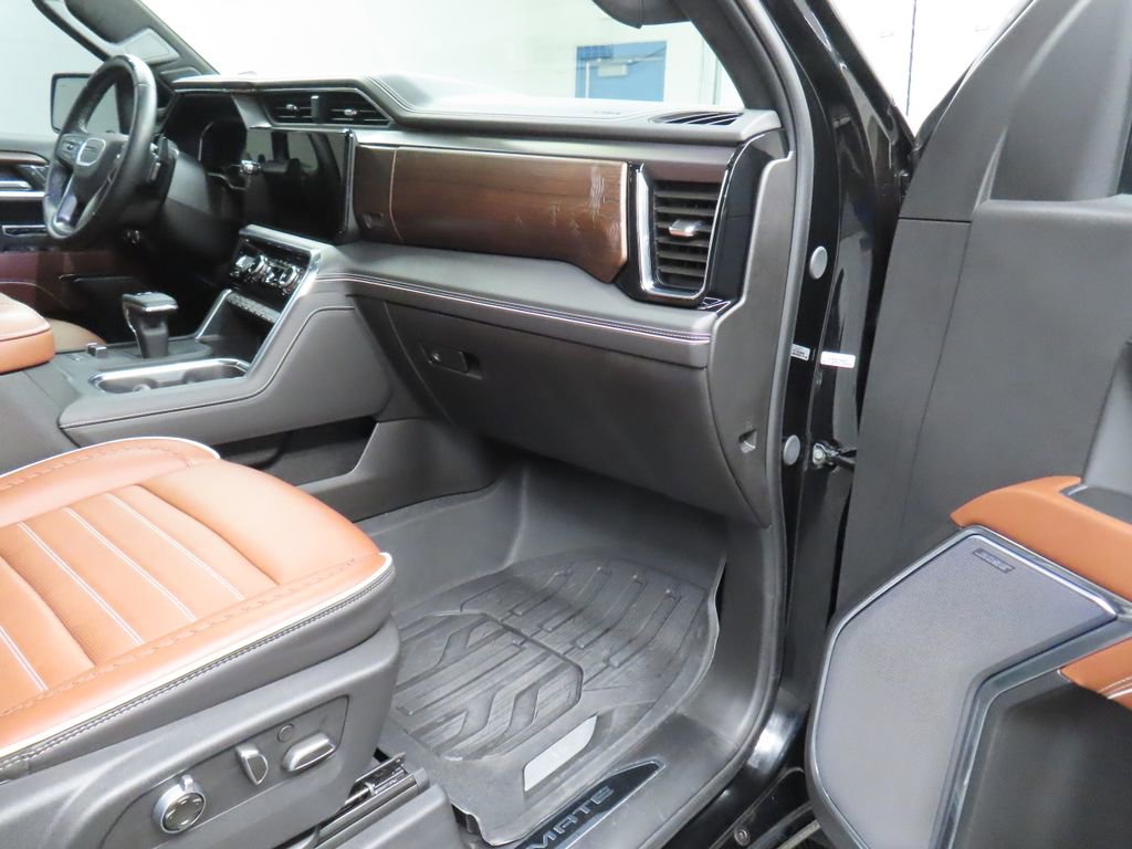 Used 2025 GMC Sierra 1500 Denali Ultimate AWD/4WD image 38