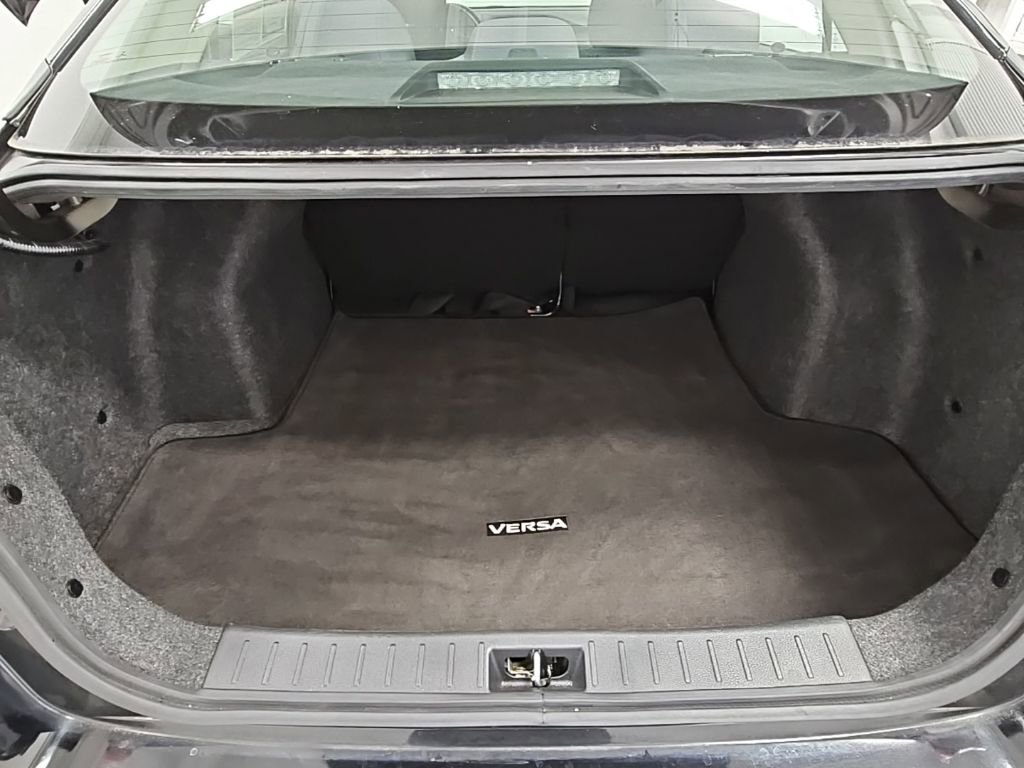 Used 2021 Nissan Versa SR w/ Convenience Package image 28