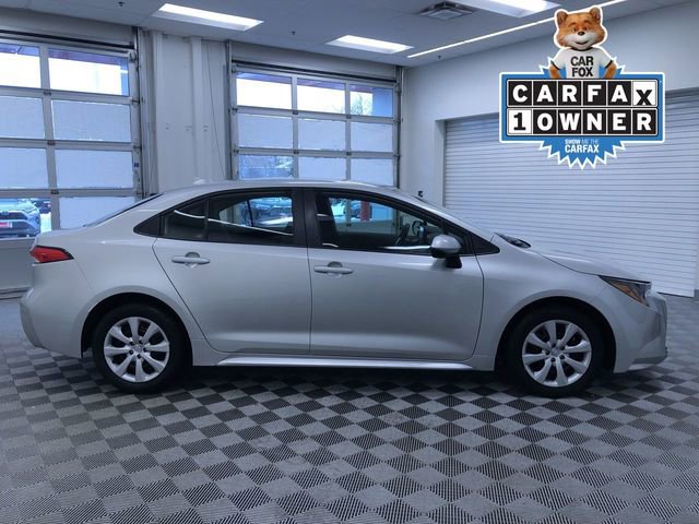 Used 2025 Toyota Corolla LE image 2