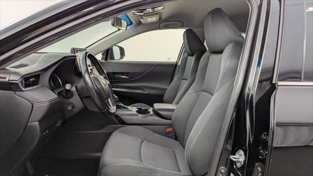 Used 2021 Toyota Venza LE image 14