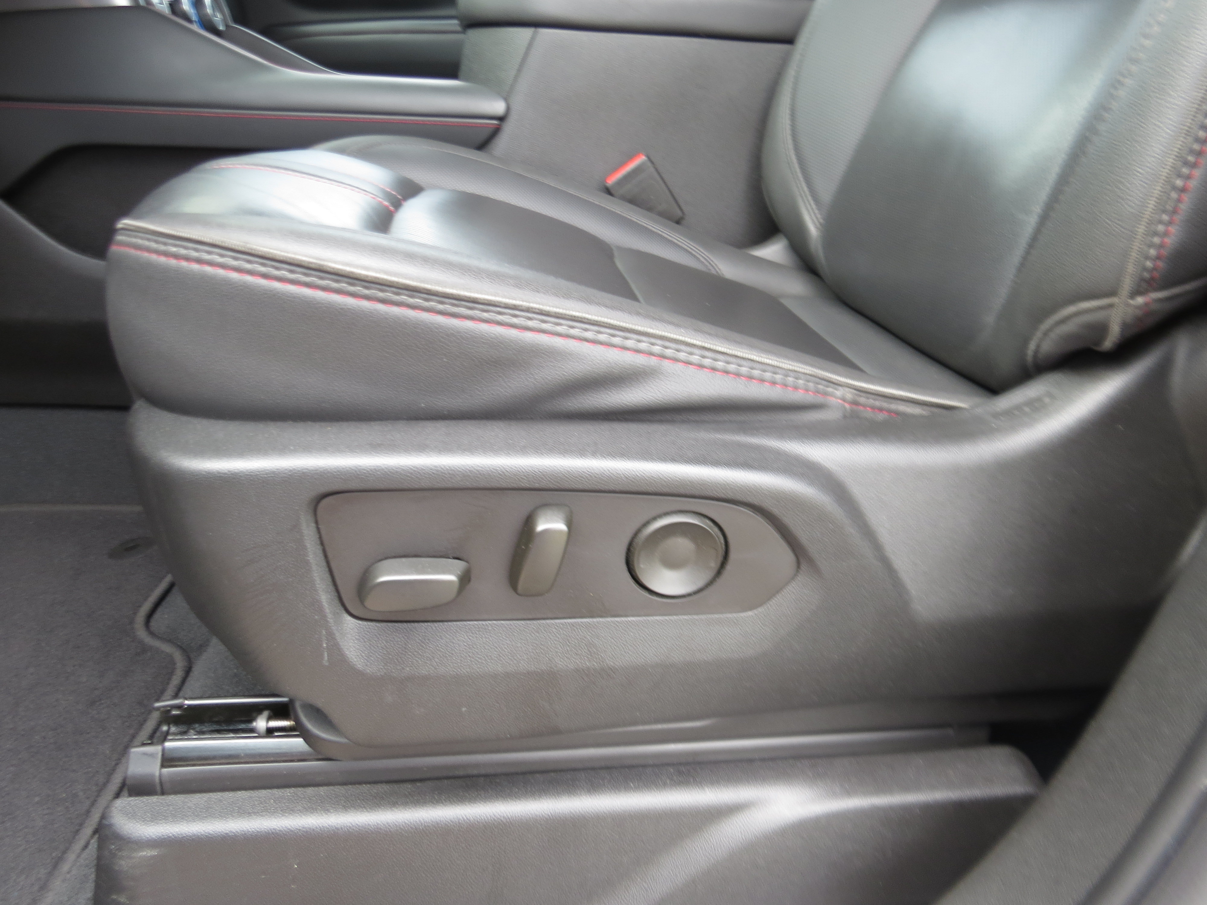 Used 2023 Chevrolet Tahoe RST AWD/4WD image 25
