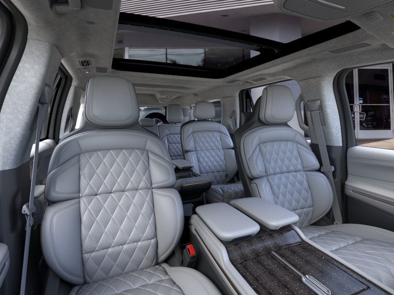 New 2026 Lincoln Navigator L Black Label AWD/4WD image 10