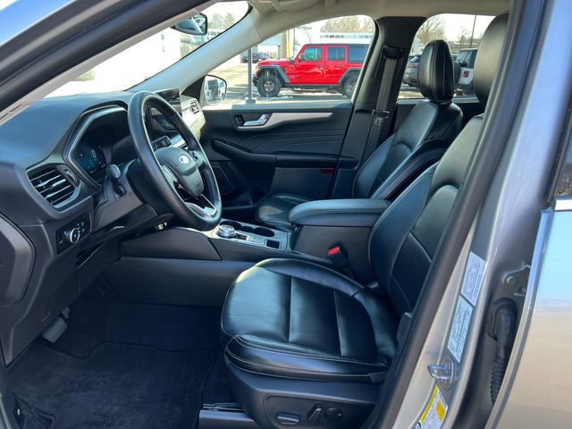 Used 2024 Ford Escape Platinum image 4