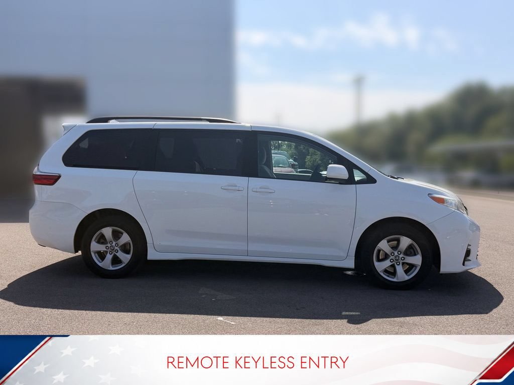 Used 2019 Toyota Sienna LE FWD image 4