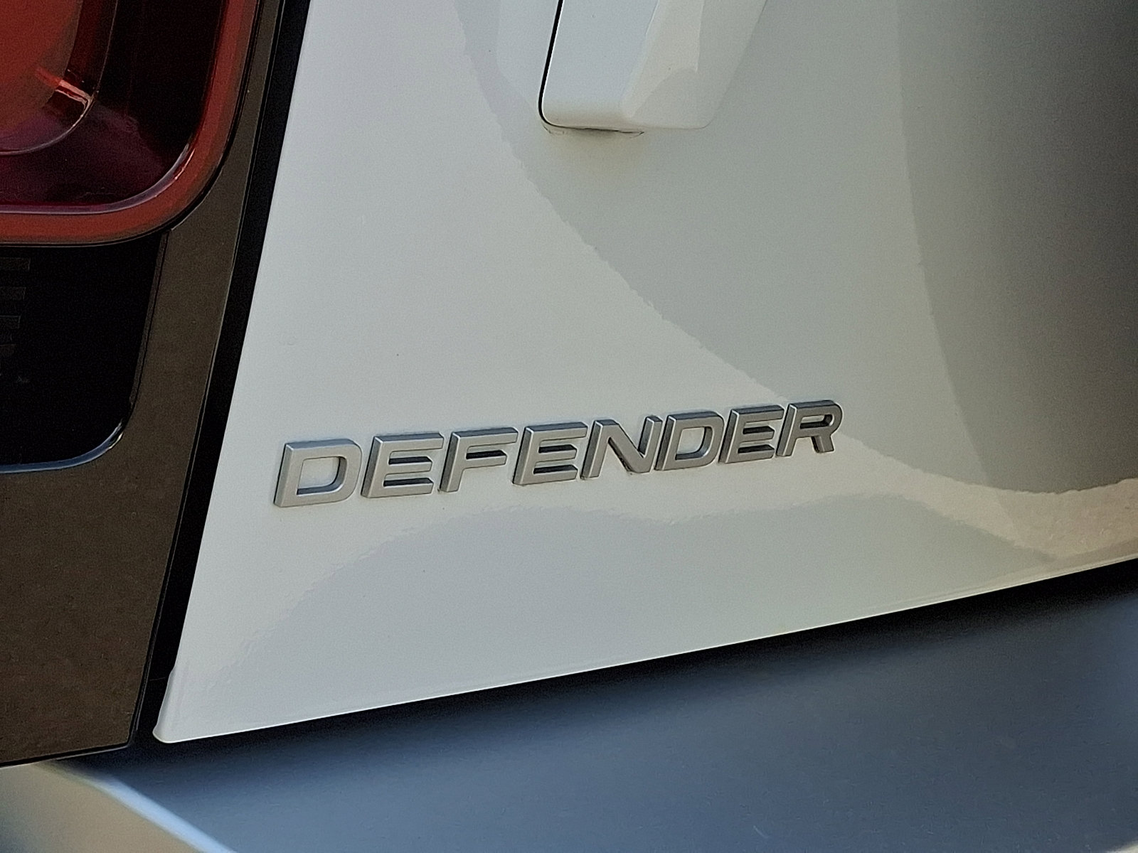 Used 2025 Land Rover Defender 110 S AWD/4WD image 30
