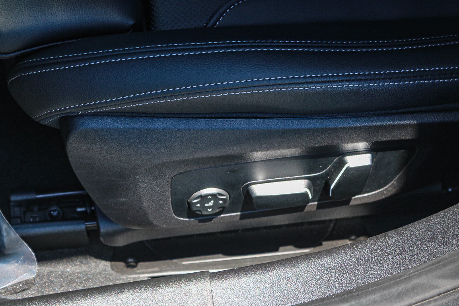 Used 2025 BMW M340i w/ Premium Package RWD image 22