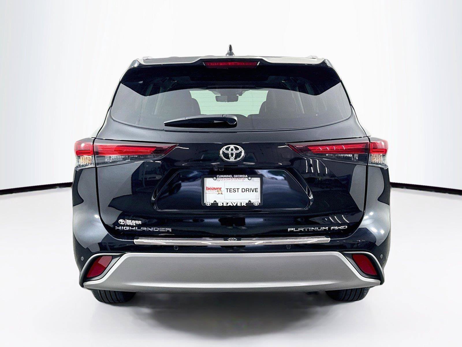 Certified 2025 Toyota Highlander Platinum AWD/4WD image 12