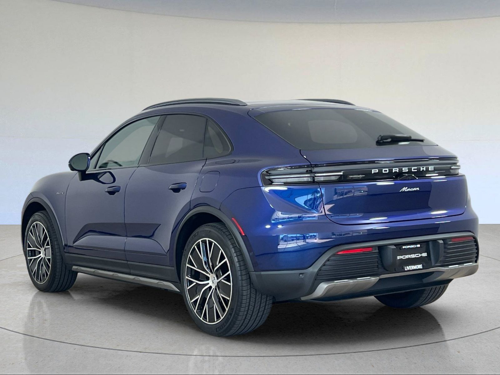 New 2026 Porsche Macan Electric RWD image 3
