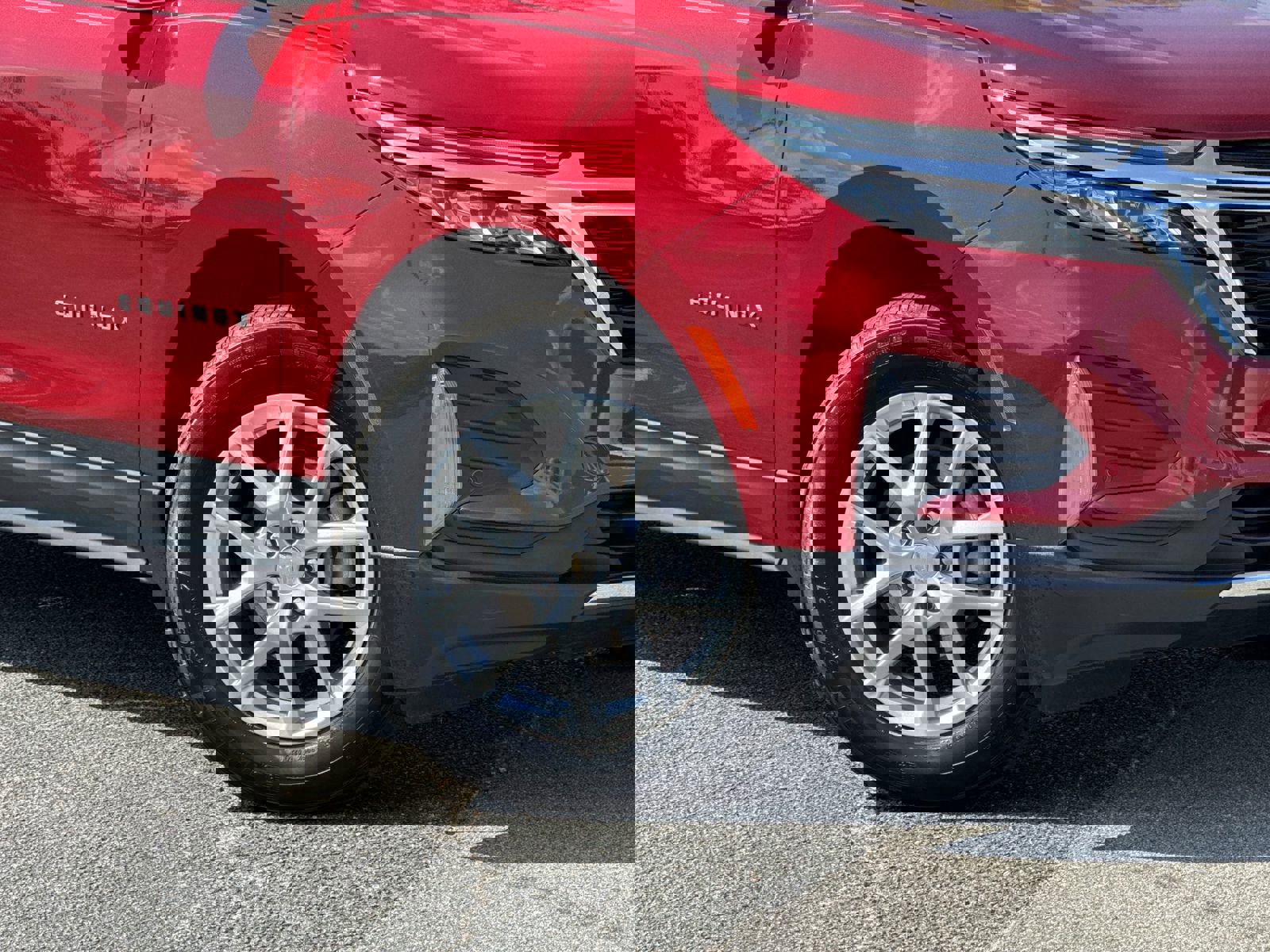 Used 2024 Chevrolet Equinox LT FWD image 13