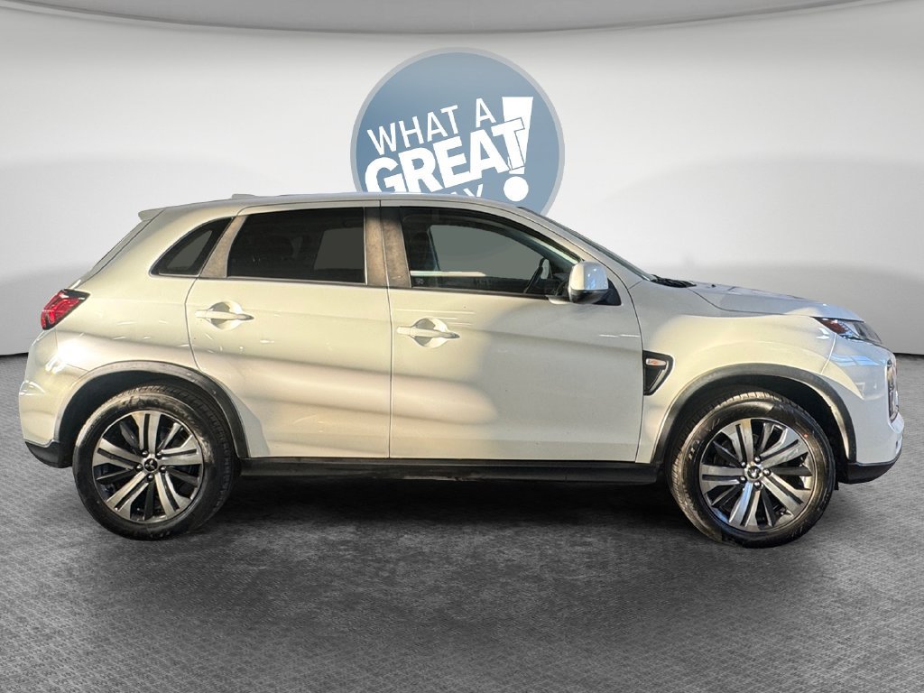 Used 2020 Mitsubishi Outlander Sport ES AWD/4WD image 2