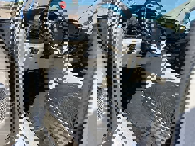 Used 2021 Chrysler Pacifica Limited w/ Uconnect Theater Family Group image 3