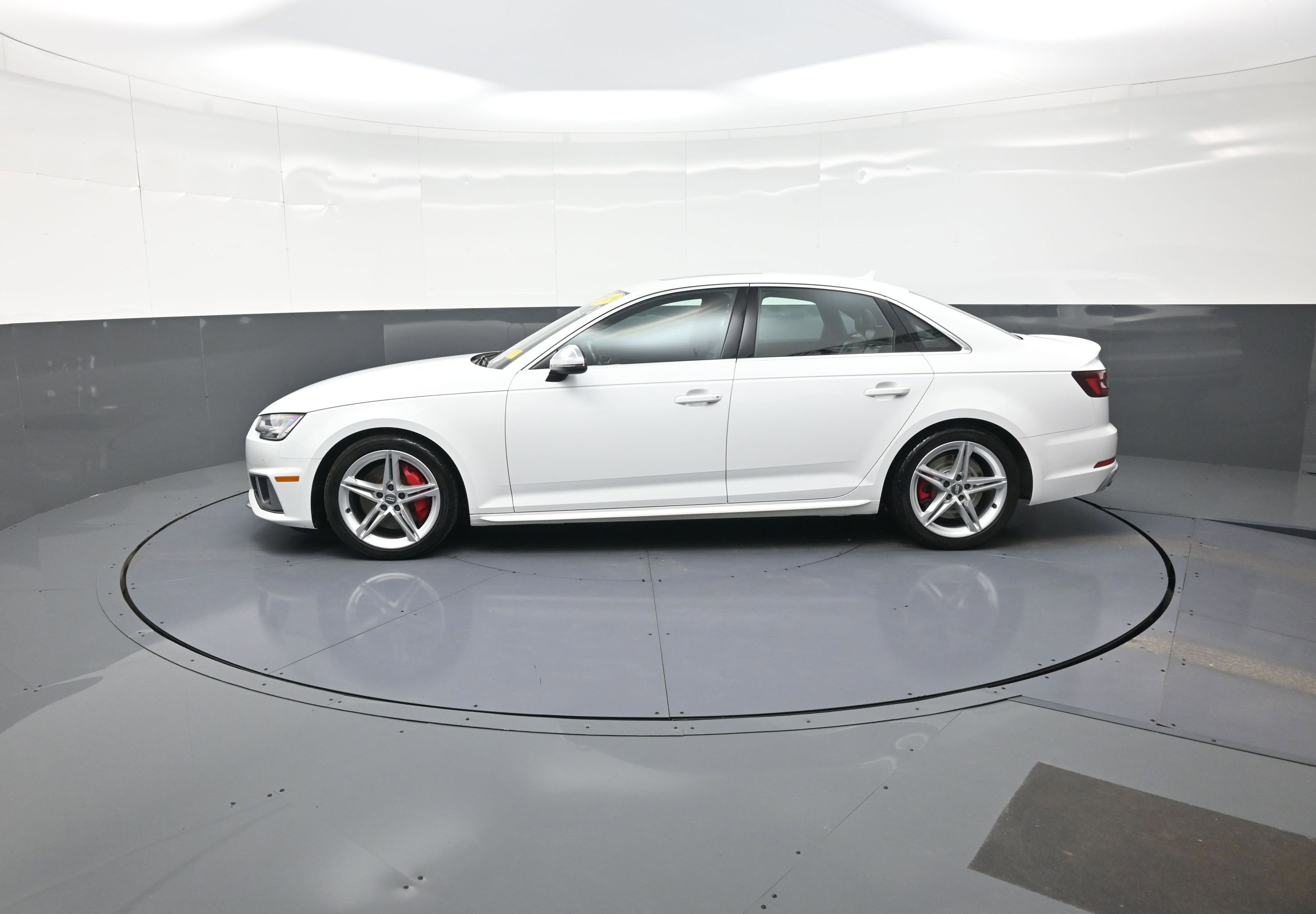 Used 2019 Audi S4 Premium Plus w/ Premium Plus Package image 6