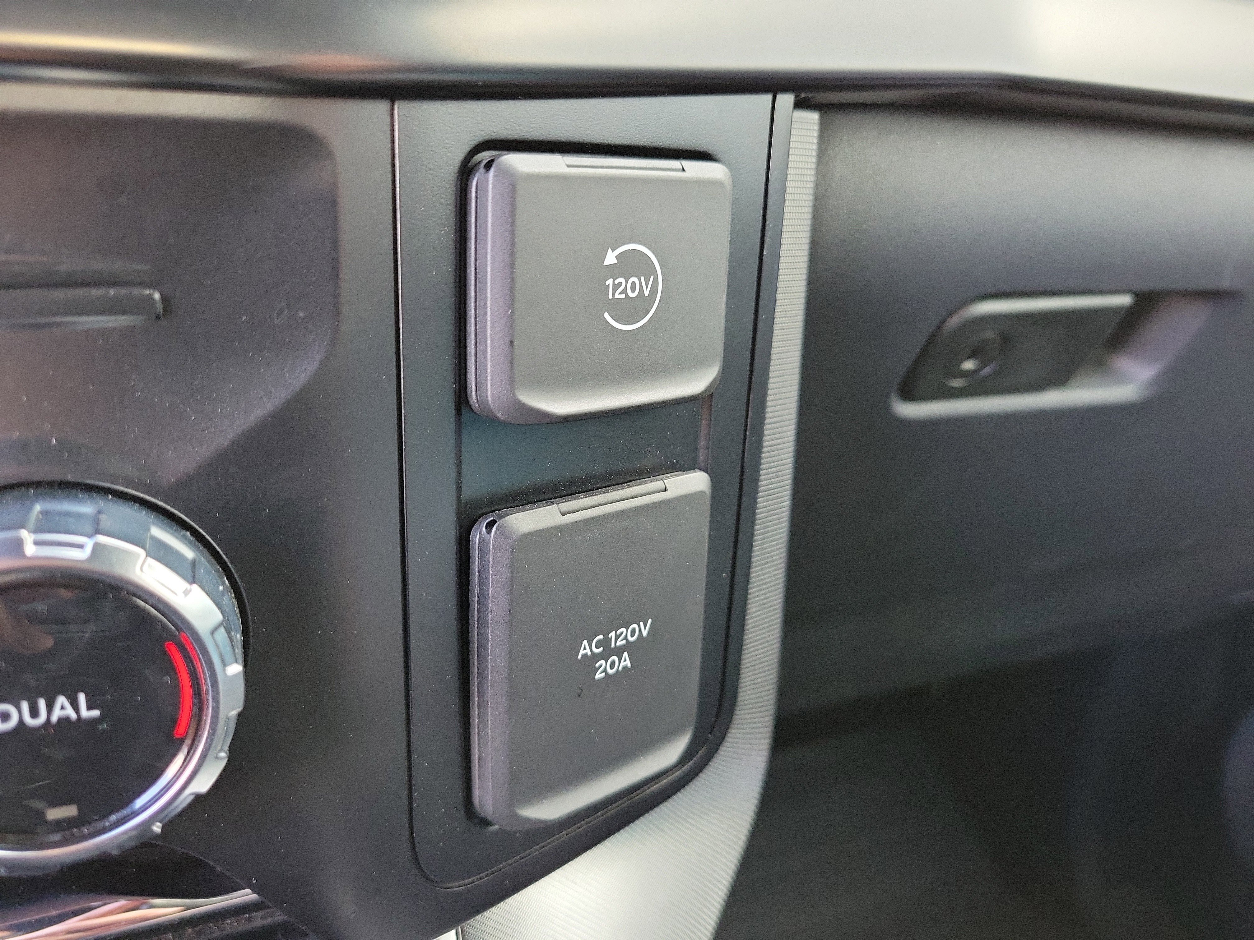 Used 2024 Ford F150 Platinum w/ Equipment Group 702A High image 26