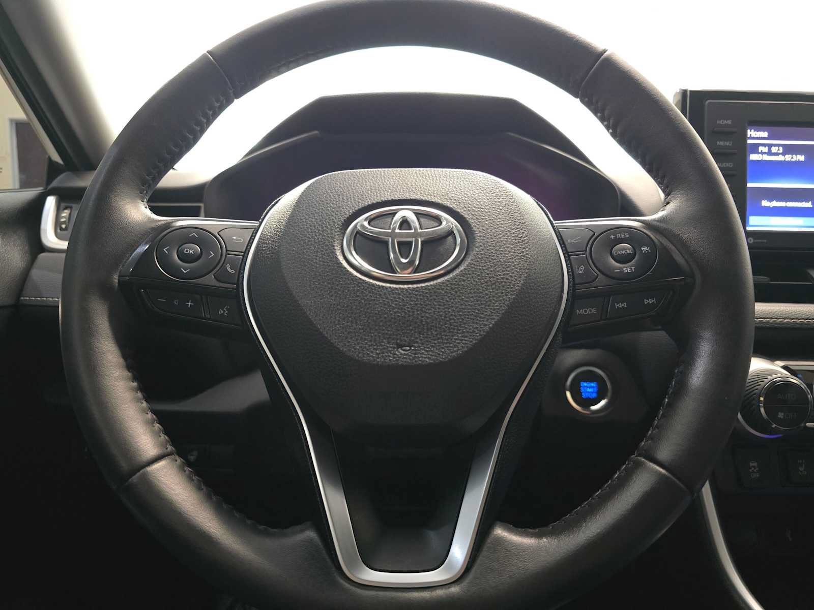 Certified 2021 Toyota RAV4 XLE w/ XLE Grade Weather Package AWD/4WD image 11