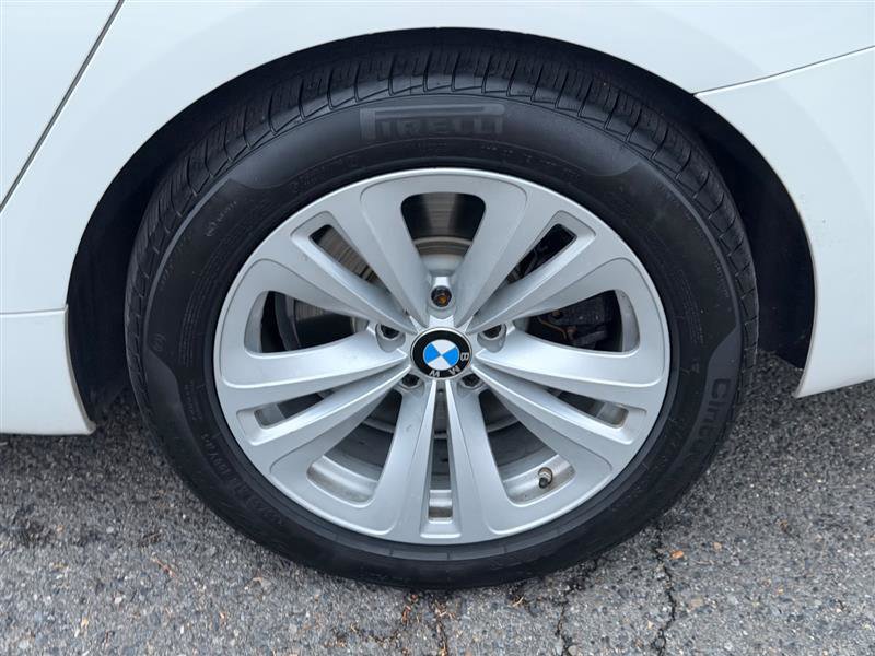 Used 2017 BMW 535i Gran Turismo image 13