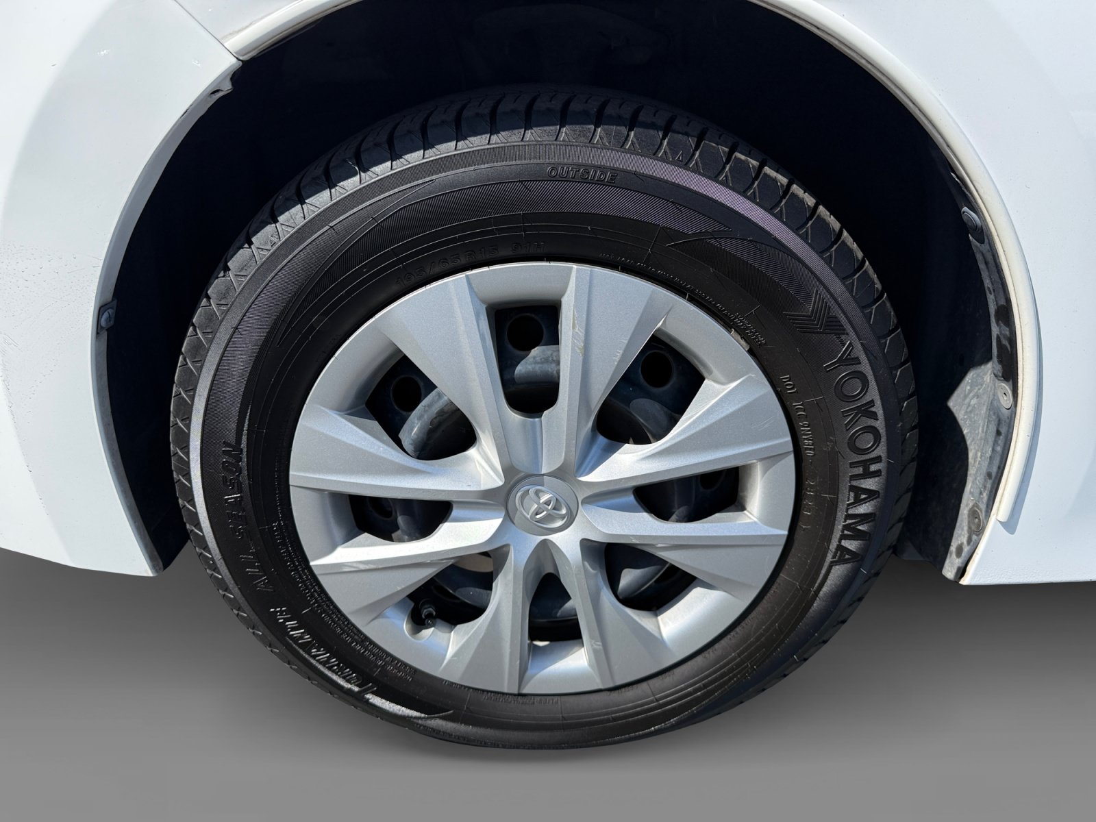 Used 2014 Toyota Corolla L FWD image 9