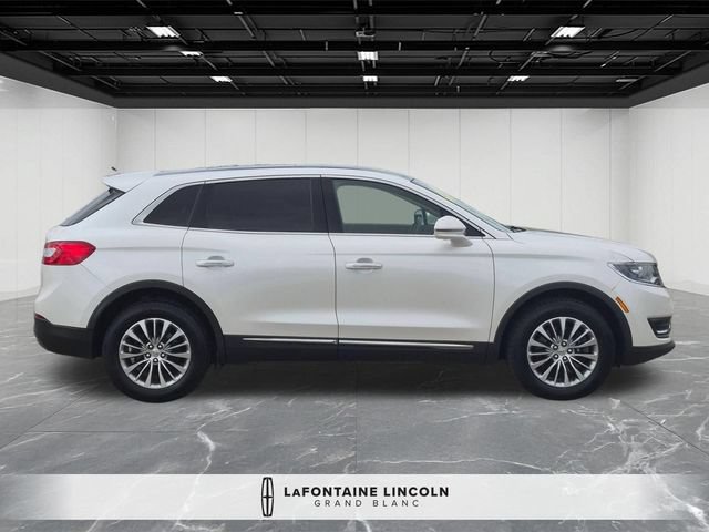 Used 2017 Lincoln MKX Select w/ Select Plus Package AWD/4WD image 6