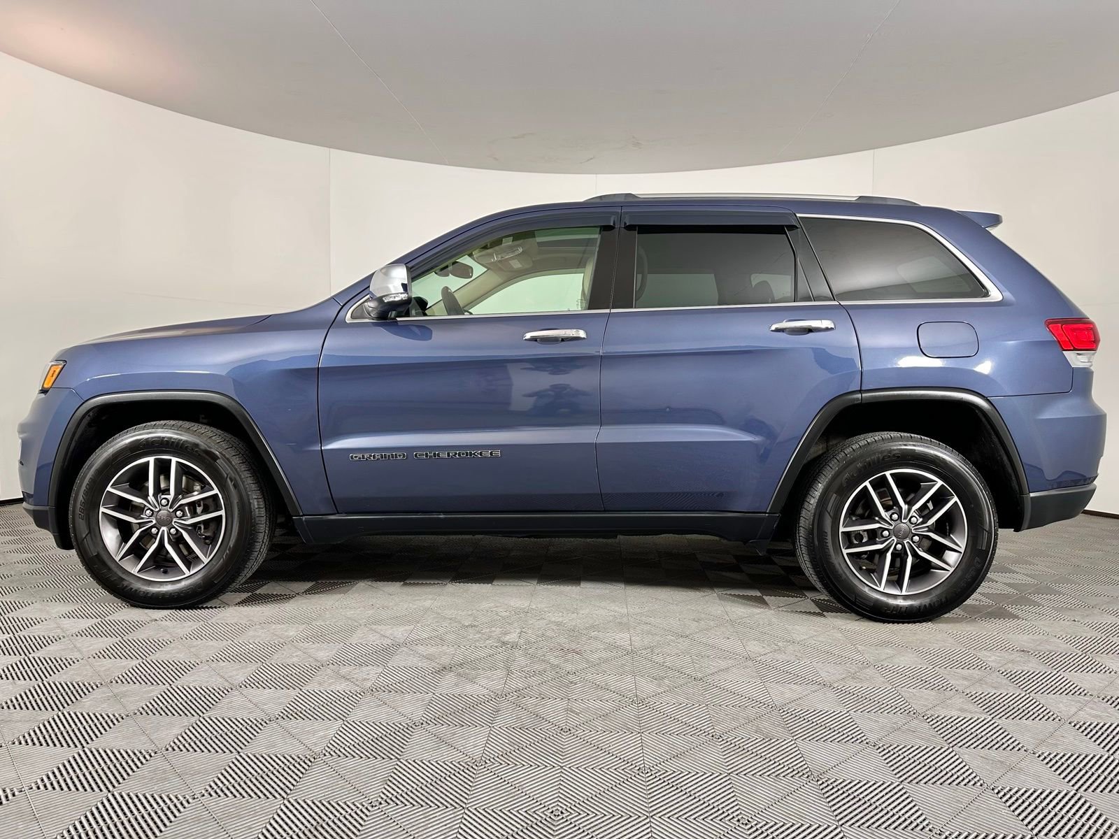 Used 2021 Jeep Grand Cherokee Limited w/ Premium Lighting Group image 18