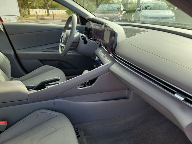 Used 2024 Hyundai Elantra SEL image 33