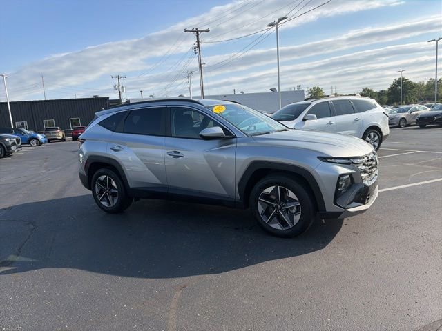 Used 2025 Hyundai Tucson SEL FWD image 2