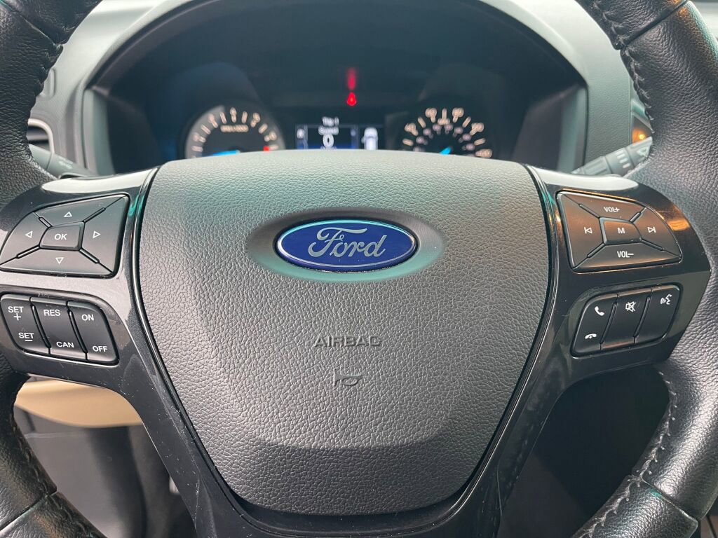 Used 2017 Ford Explorer XLT image 13