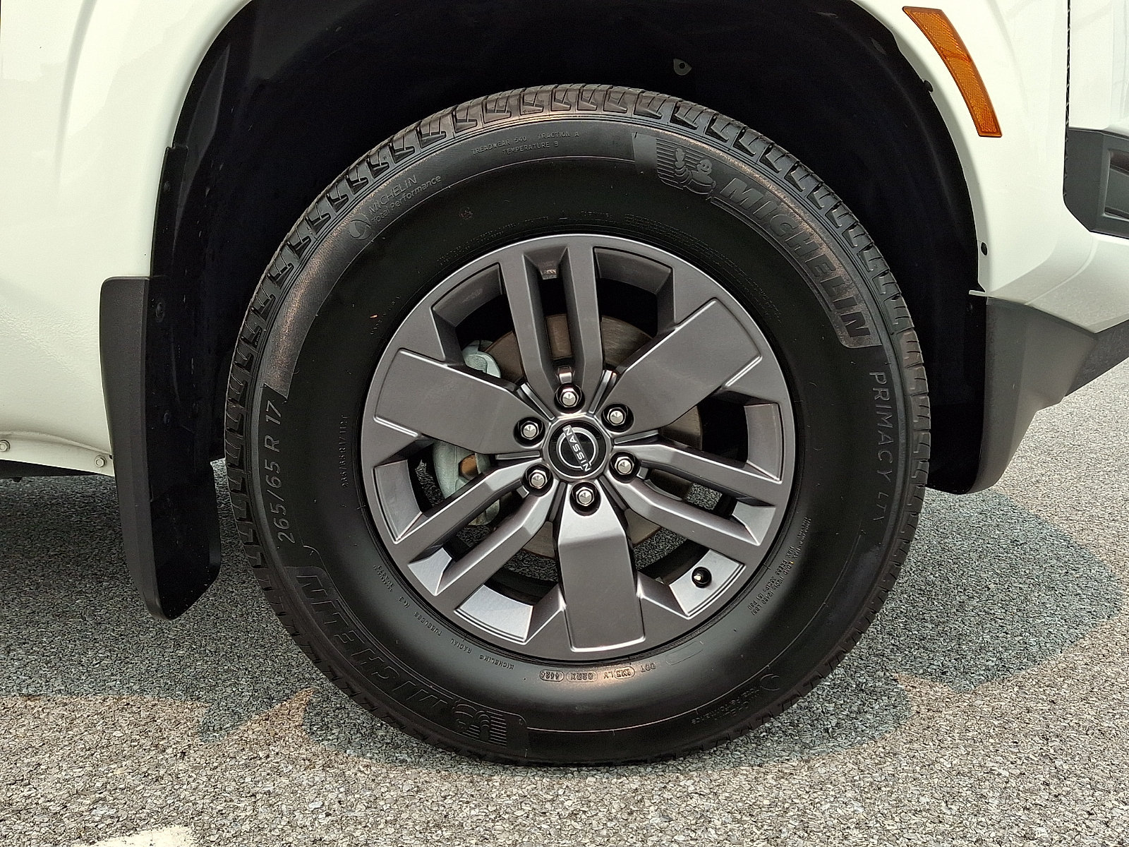 Certified 2025 Nissan Frontier SV AWD/4WD image 9