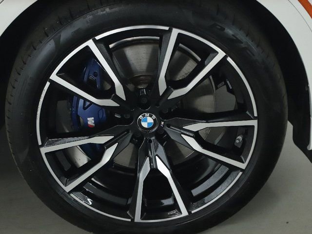 Certified 2022 BMW X7 xDrive40i w/ M Sport Package AWD/4WD image 12
