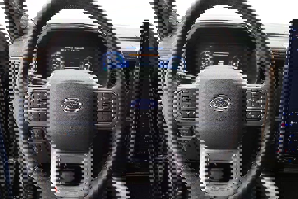 Used 2023 Ford F150 Lightning Lariat image 20